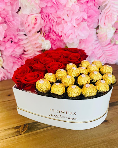 NikkiBaskets Flowers