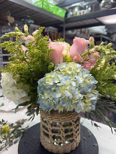 Deerfield Florist / Mloo Flower