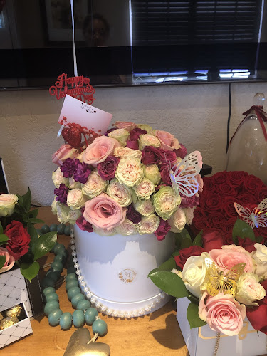 Reneetetes flowers design / Floreria