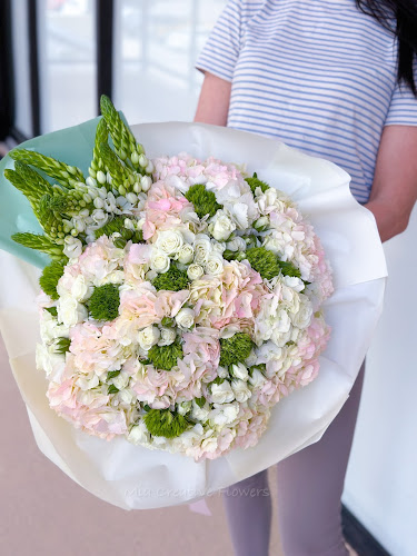 MIA CREATIVE FLOWERS