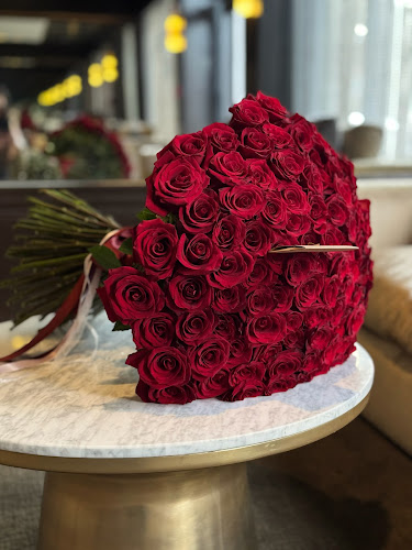 Miami Bloom Flower ( roses, tulips, wow bouquets)