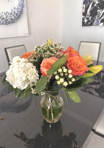 Miami School of Flower Design