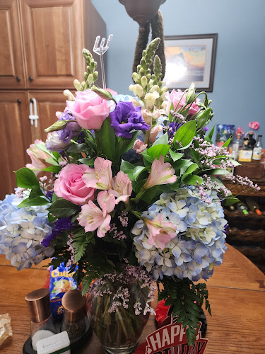 Trias Flowers & Gifts