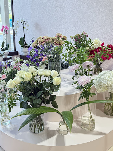FloraTrio Flowers