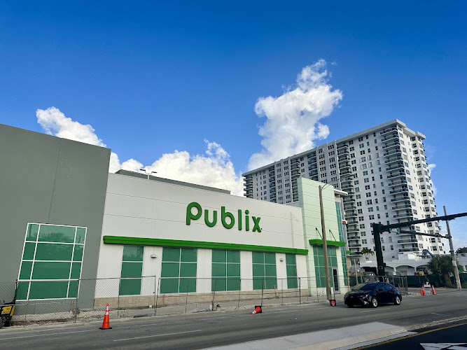 Publix Super Market at Lauderdale Beach