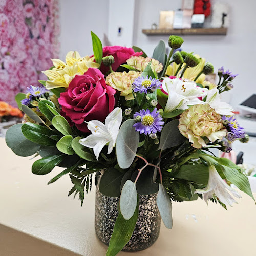 May Crazy Bloom Flower Shop